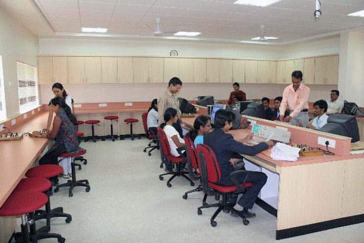 Prof Ramkrishna More Arts Commerce and Science College campus in Pimpri-Chinchwad, Maharashtra, India — photo 4
