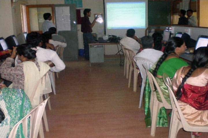 Prof Ramkrishna More Arts Commerce and Science College campus in Pimpri-Chinchwad, Maharashtra, India — photo 5