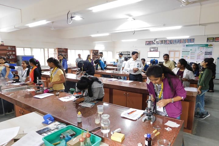 Prof Ramkrishna More Arts Commerce and Science College campus in Pimpri-Chinchwad, Maharashtra, India — photo 6