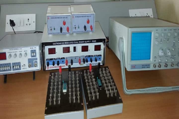 Dr Sri Sri Sri Shivakumara Mahaswamy Polytechnic campus in Nelamangala, Karnataka, India — photo 3