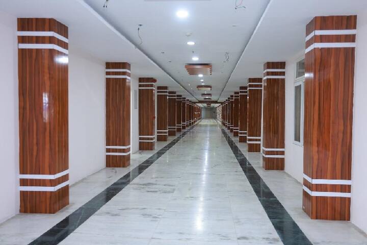 Sri Muthukumaran Medical College Hospital and Research Institute campus in Chennai, Tamil Nadu, India — photo 4