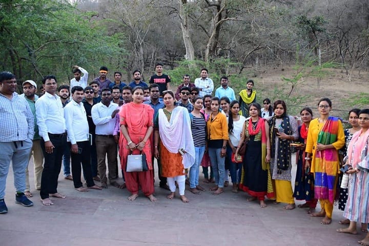 Kargil Sahid Lalmani Yadav Mahavidyalaya campus in Allahabad, Uttar Pradesh, India — photo 6