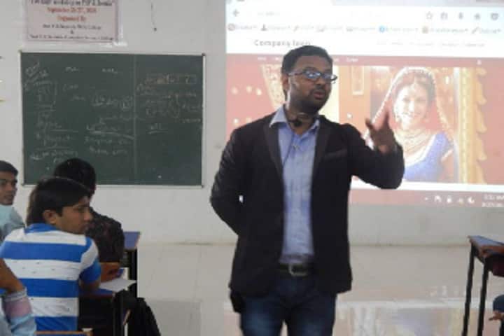 Smt SM Nandola Science College campus in Junagadh, Gujarat, India — photo 2