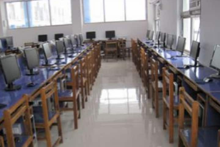 Smt SM Nandola Science College campus in Junagadh, Gujarat, India — photo 6
