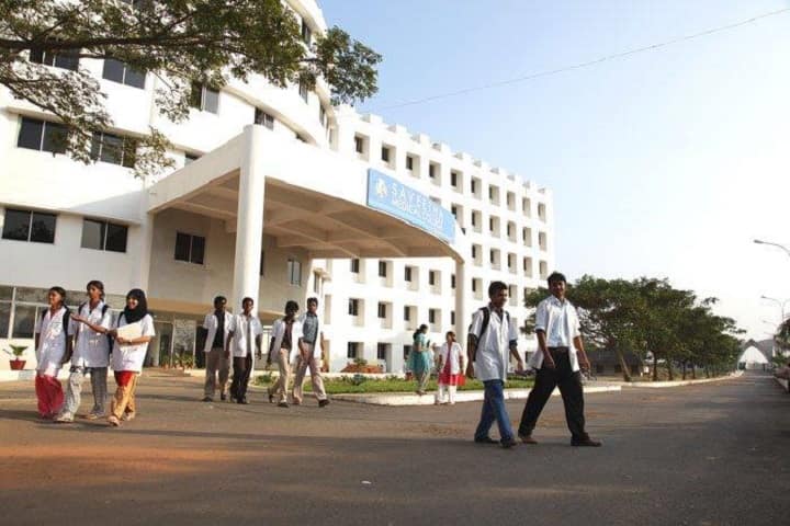 Saveetha Medical College and Hospital campus in Kuthambakkam, Tamil Nadu, India — photo 2