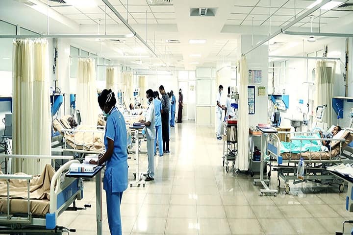 Saveetha Medical College and Hospital campus in Kuthambakkam, Tamil Nadu, India — photo 3