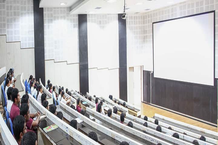 Saveetha Medical College and Hospital campus in Kuthambakkam, Tamil Nadu, India — photo 5