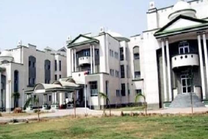 Chaudhary Charan Singh Vidhi Mahavidyalaya campus in Etawah, Uttar Pradesh, India — photo 5