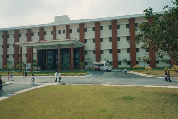 PSP Medical College Hospital and Research Institute campus in Kancheepuram, Tamil Nadu, India — photo 3