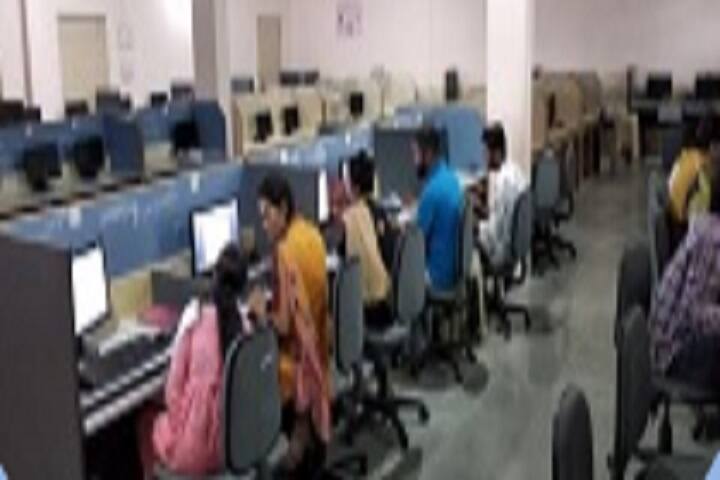 Shri JS Parmar Arts and Commerce College campus in Kodinar, Gujarat, India — photo 4
