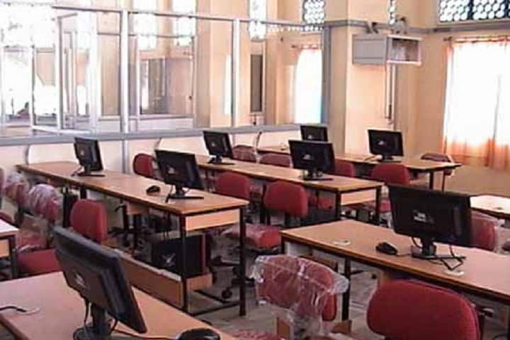 Diamond College of Commerce and Science campus in Nagpur, Maharashtra, India — photo 3
