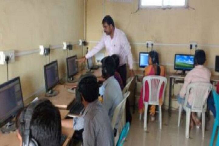 Shri Sant Damaji Mahavidyalaya campus in Mangalwedha, Maharashtra, India — photo 6