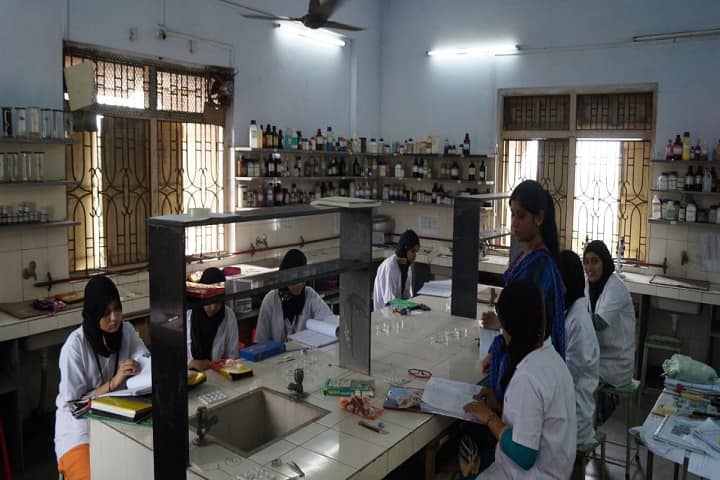 Husna Abdul Malik Madu Women's Degree College of Art Commerce and Science campus in Kalyan, Maharashtra, India — photo 4