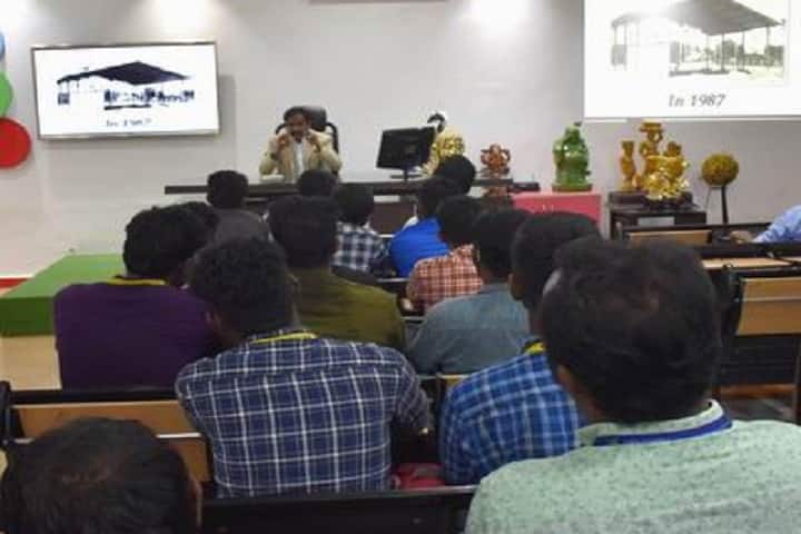 SMK Fomra College of Arts and Science campus in Chennai, Tamil Nadu, India — photo 3