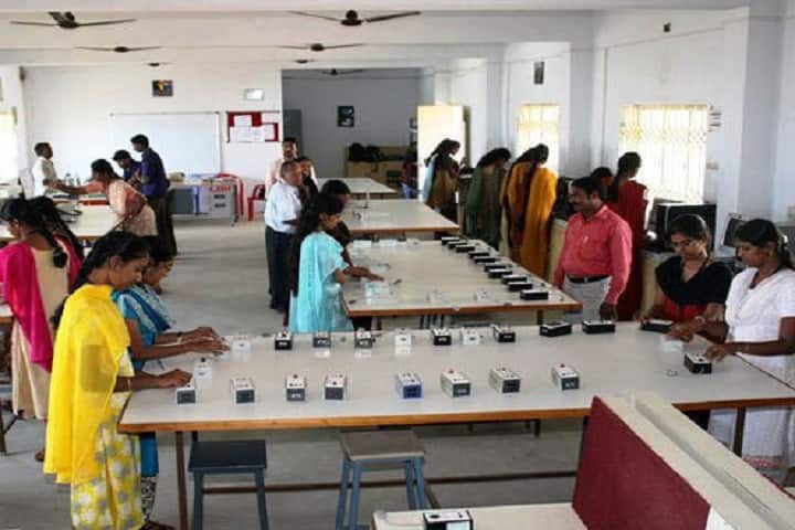 SMK Fomra College of Arts and Science campus in Chennai, Tamil Nadu, India — photo 4