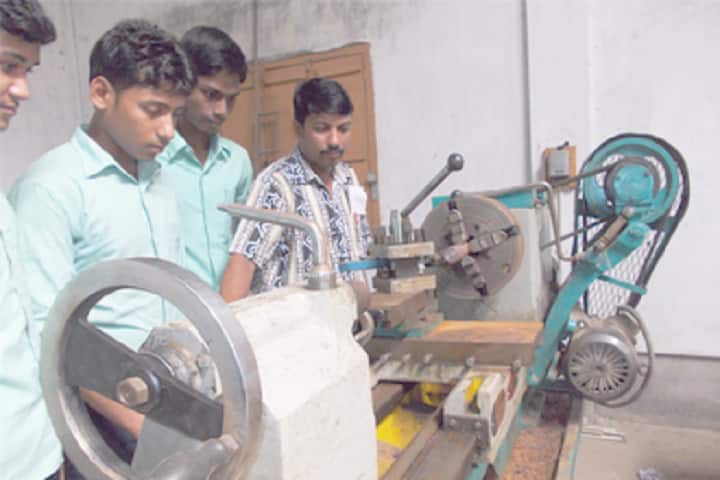 Discovery Institute of Polytechnic campus in Murshidabad, West Bengal, India — photo 4