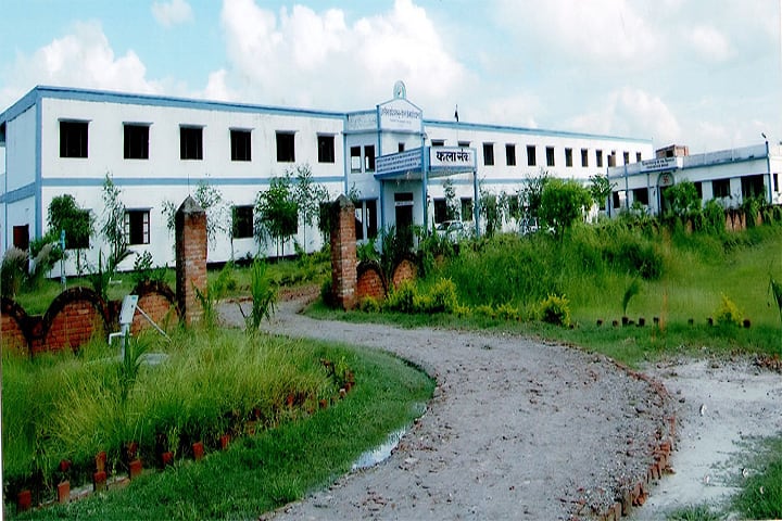 Shri Chand Ji Snatkottar Mahavidyalaya campus in Jaunpur, Uttar Pradesh, India — photo 2