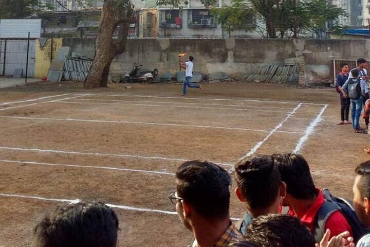 RJ Thakur College of Arts and Commerce campus in Thane, Maharashtra, India — photo 4