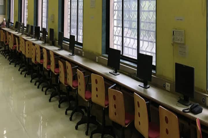 Radha Krishna Meera Convent College campus in Satna, Madhya Pradesh, India — photo 2