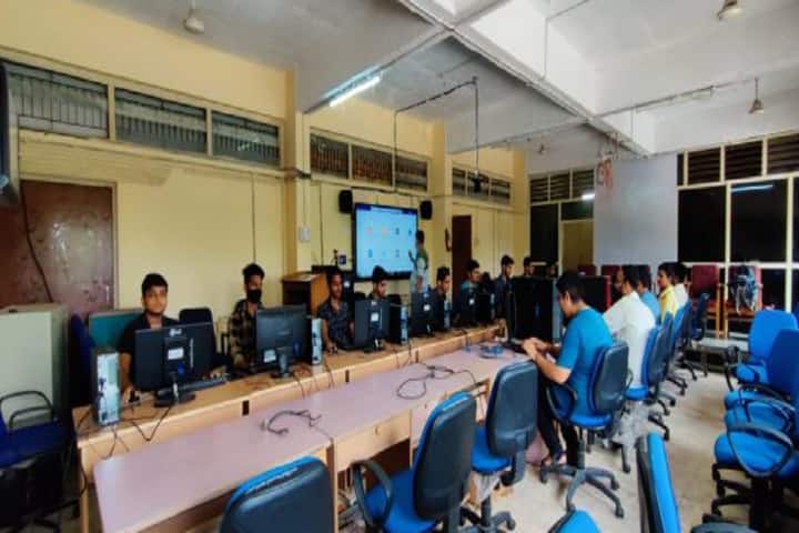 Government Science College campus in Surat, Gujarat, India — photo 3