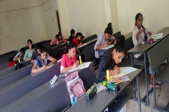 Government Science College campus in Surat, Gujarat, India — photo 4