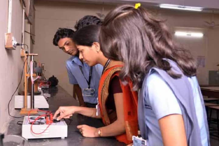 Dharampeth Education Society's Dharampeth Polytechnic campus in Nagpur, Maharashtra, India — photo 5