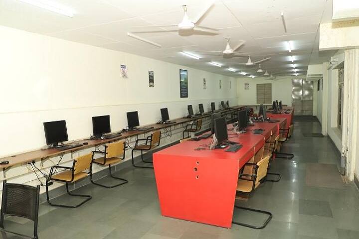 SDA College of Business Studies campus in Ahmedabad, Gujarat, India — photo 2