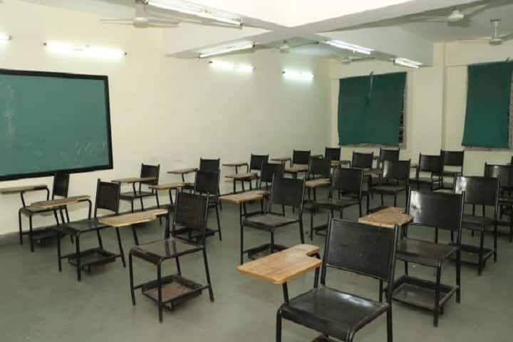 SDA College of Business Studies campus in Ahmedabad, Gujarat, India — photo 4