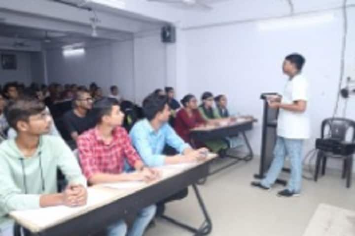 Soham Institute of Nursing campus in Ahmedabad, Gujarat, India — photo 3