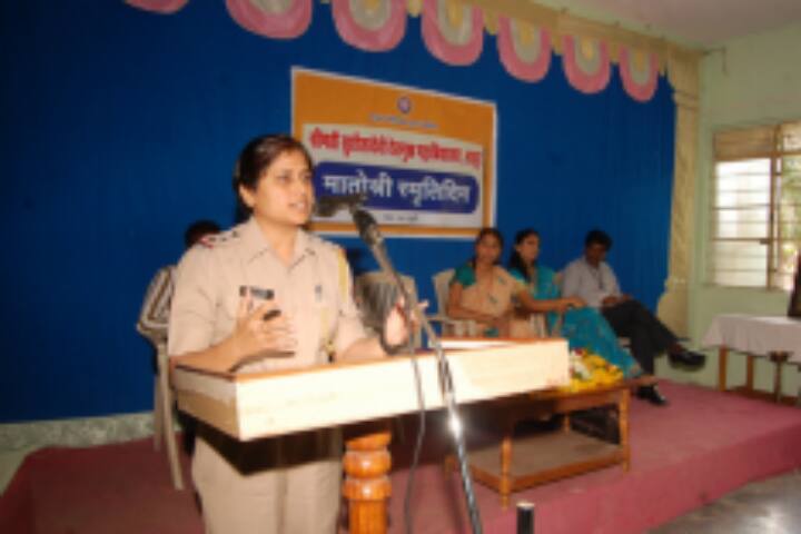Smt Sushiladevi Deshmukh Senior College campus in Latur, Maharashtra, India — photo 4