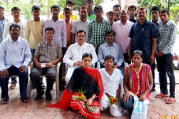 Smt Sushiladevi Deshmukh Senior College campus in Latur, Maharashtra, India — photo 5