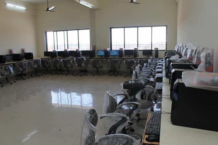 Devi Mahalaxmi Polytechnic College campus in Thane, Maharashtra, India — photo 4