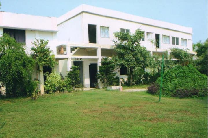 Varanasi Girls Degree College campus in Varanasi, Uttar Pradesh, India — photo 2
