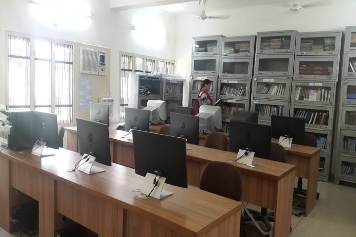 Punjab Aircraft Maintenance Engineering College campus in Patiala, Punjab, India — photo 4