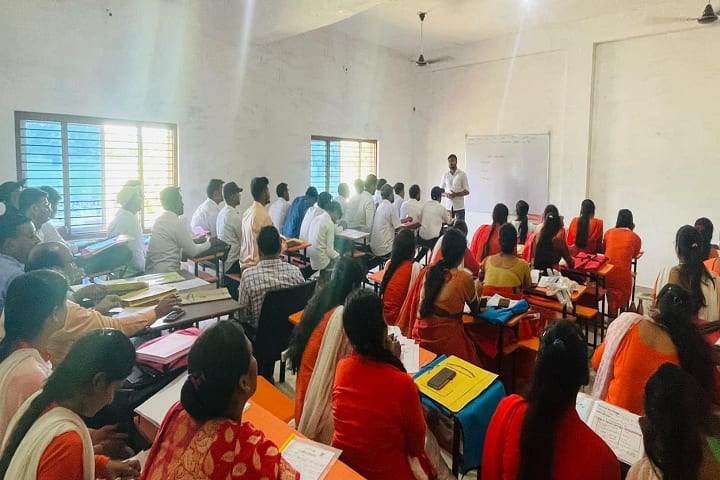 Jagadguru Swami Krishnacharya Mahavidyalaya campus in Amethi, Uttar Pradesh, India — photo 3