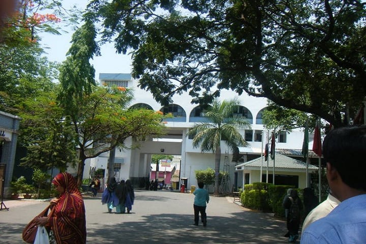 Sholapur Social Association's Arts and Commerce College campus in Solapur, Maharashtra, India — photo 2
