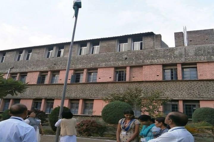 Smt Pushpatai Hiray Arts Science and Commerce Mahila Mahavidyalaya campus in Malegaon, Maharashtra, India — photo 2