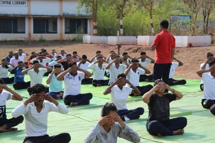 Gondia Education Society's Manoharbhai Patel College of Arts Commerce and Science campus in Sakoli, Maharashtra, India — photo 2