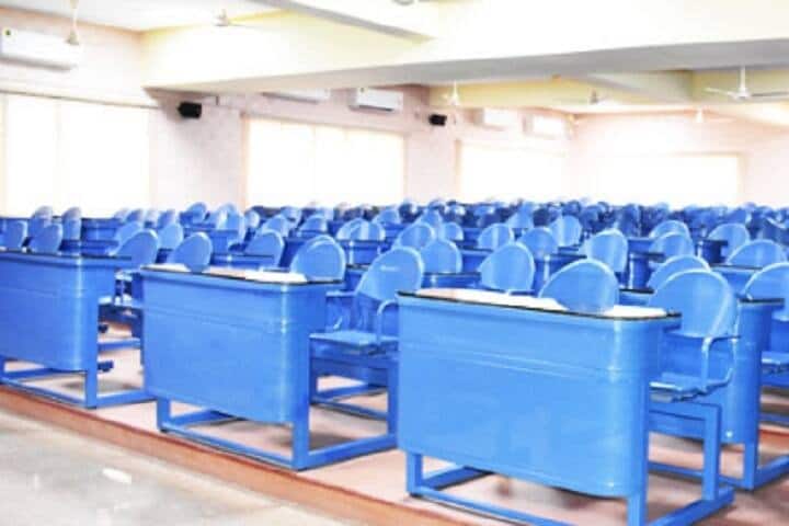 Sri Lalithambigai Medical College and Hospital campus in Chennai, Tamil Nadu, India — photo 2