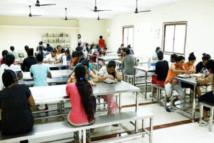 Sri Lalithambigai Medical College and Hospital campus in Chennai, Tamil Nadu, India — photo 4