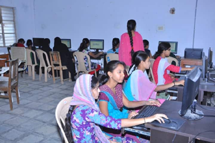 Womens College campus in Nizamabad, Telangana, India — photo 3