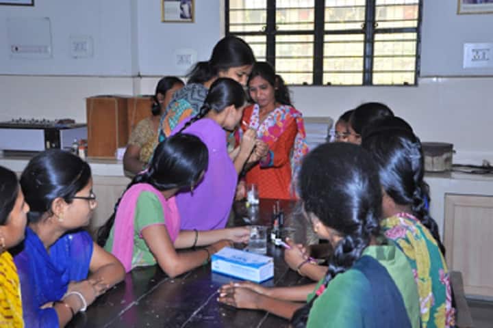 Womens College campus in Nizamabad, Telangana, India — photo 6