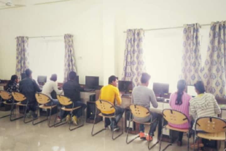 The Study Hall College campus in Lucknow, Uttar Pradesh, India — photo 3