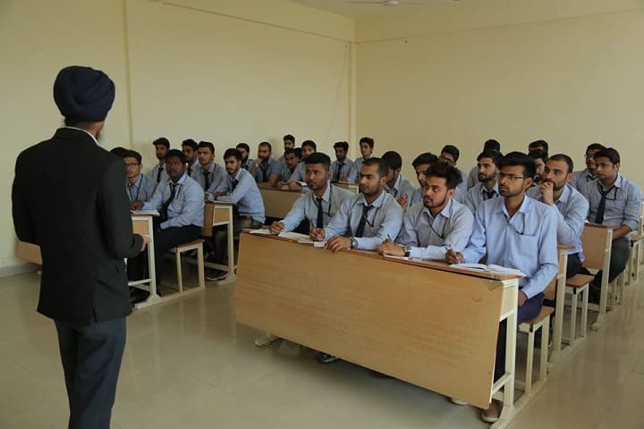 Universal Institute of Management and Technology campus in Lalru, Punjab, India — photo 2