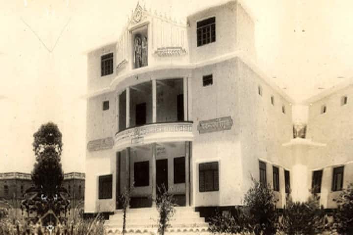 Kutir Post Graduate College campus in Jaunpur, Uttar Pradesh, India — photo 2