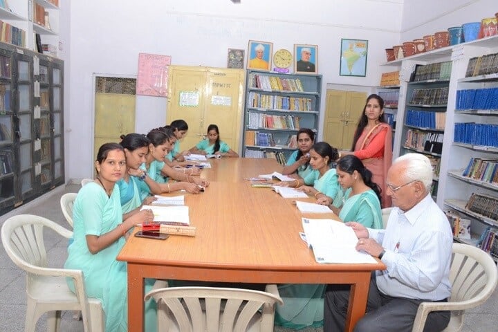 Shri Suraj Narayan Pareek Mahila Teacher Training College campus in Ajmer, Rajasthan, India — photo 4