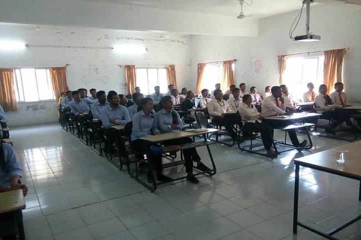 Kusumben Kadakia Arts and Commerce College campus in Bharuch, Gujarat, India — photo 3