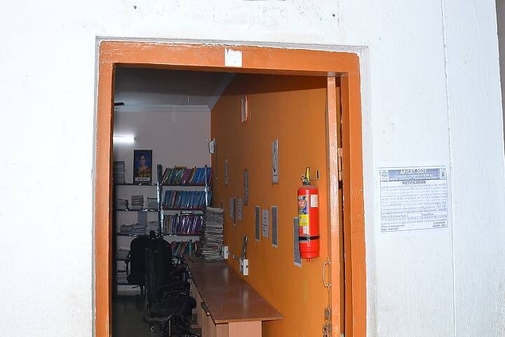 Sapthagiri Degree and PG College campus in Hindupur, Andhra Pradesh, India — photo 4