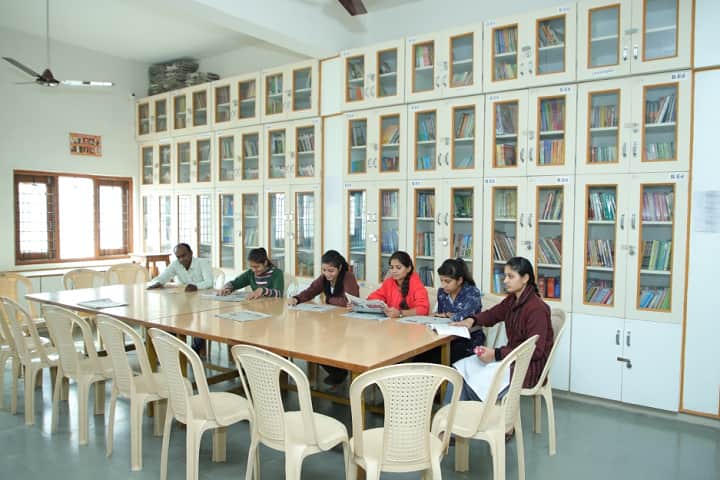 Shree Rewa Gurjar Bal Niketan College campus in Sanawad, Madhya Pradesh, India — photo 5