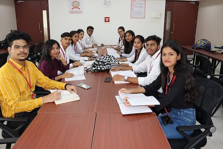 RAV's Laxmichand Golwala College of Commerce and Economics campus in Mumbai, Maharashtra, India — photo 5